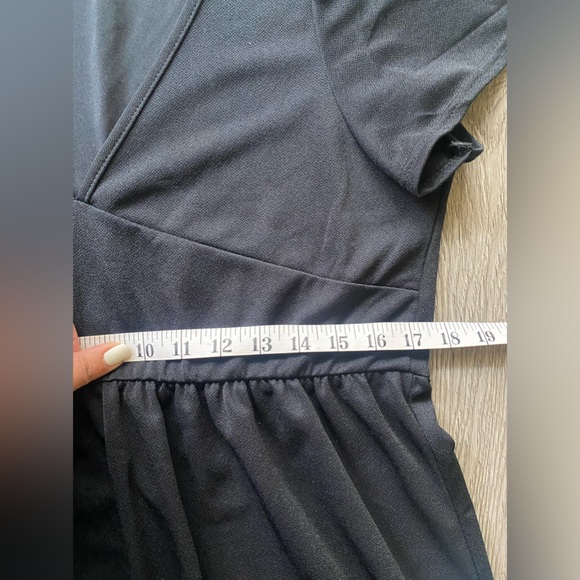 3/ $15 BOOHOO Black mini dress - Picture 5 of 7